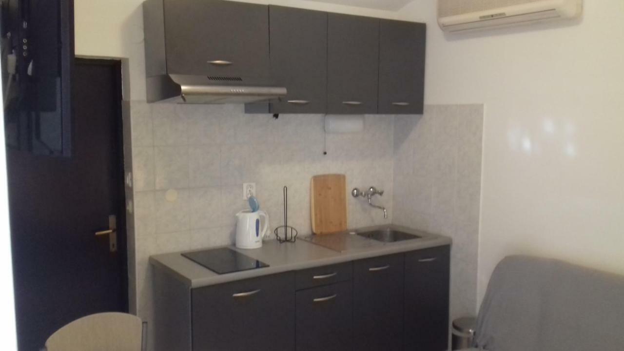 Tili Apartment Pula Exterior photo